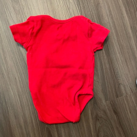 Genuine Merchandise Red Texas Rangers fan Bodysuit size 0/3 months - Picture 3 of 4
